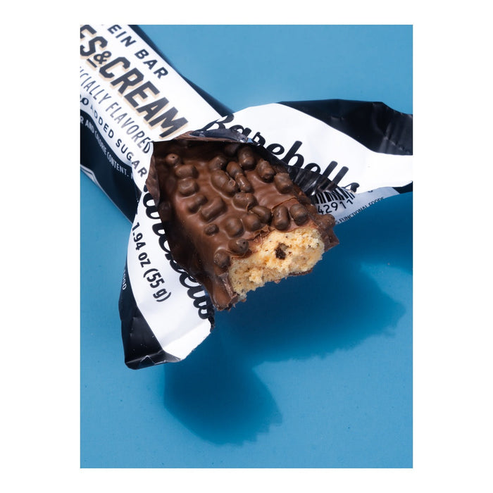 Barebells Cookies & Cream lifestyle image | SKU SNAK-201100